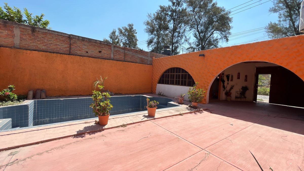 Casa con Alberca en venta en Atequiza, Ixtlahuacán