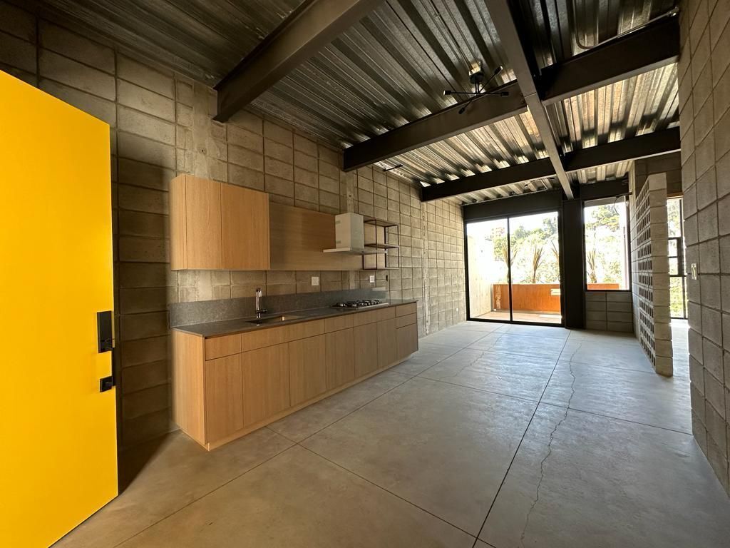 4 of 20: Entrada a depto