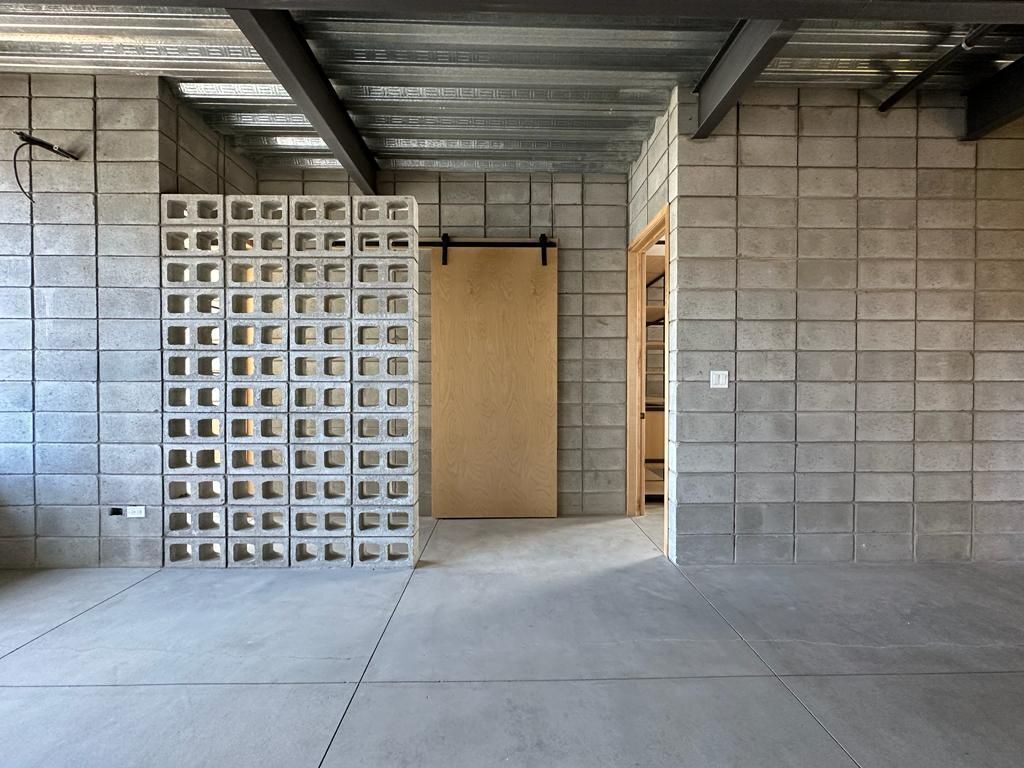 8 of 20: Sala comedor, acceso a recamaras, baño y closet de lavado