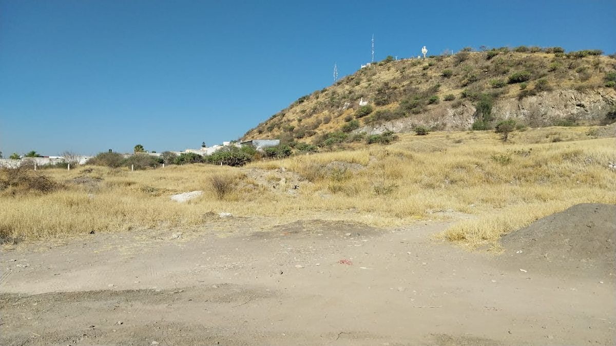 Terreno en Venta en El Pueblito. Uso Mixto.