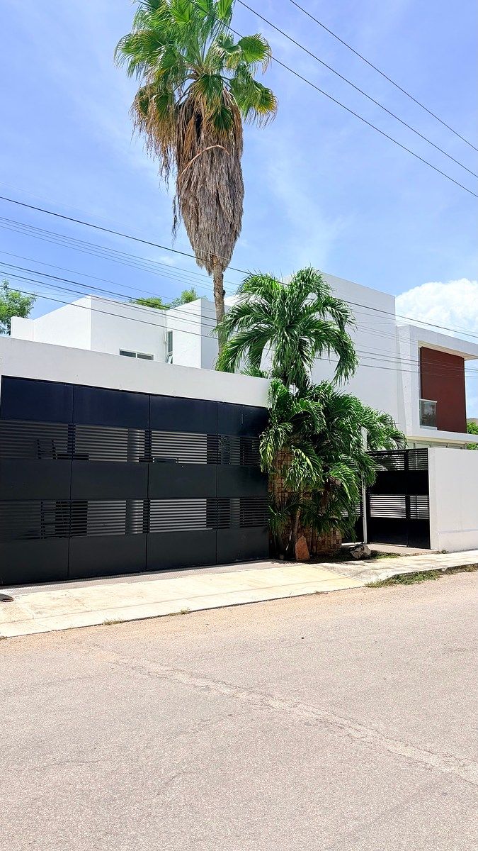 Casa en renta en esquina en Benito Juárez Nte, foto 1 de 33