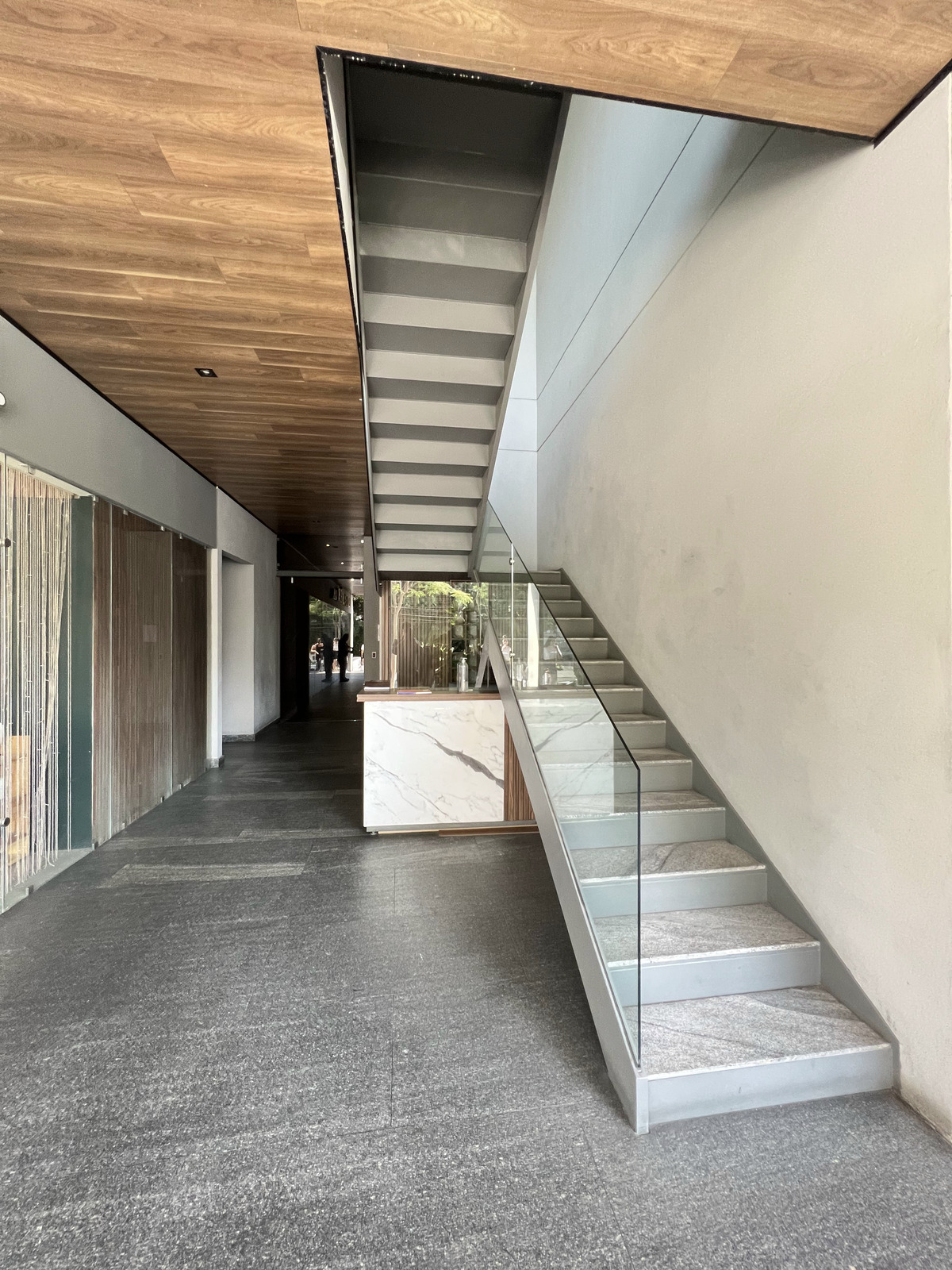 22 of 28: Acceso peatonal