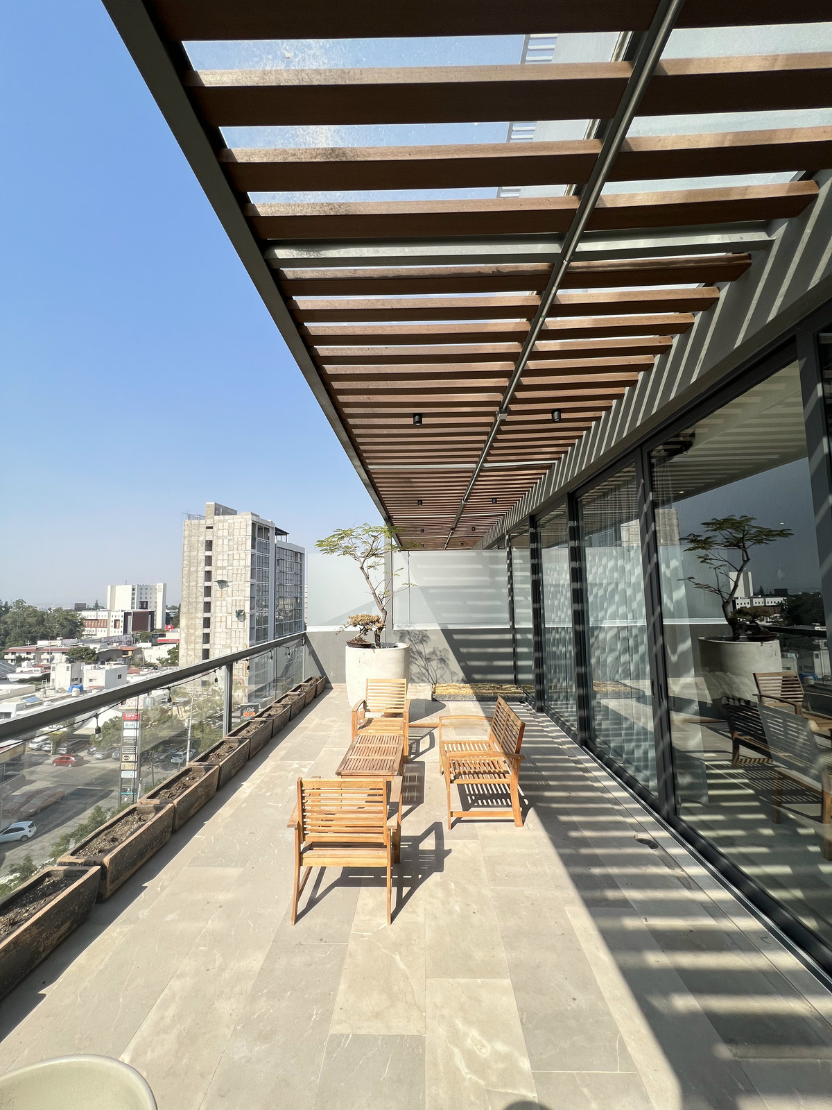 1 of 28: Terraza con vistas panorámicas