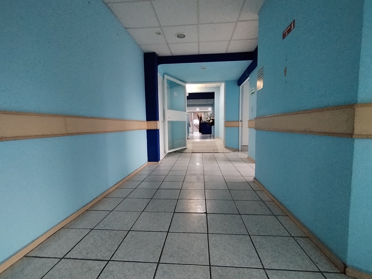 15 de 36: PASILLO QUE CONECTA CON LOS CUBICULOS