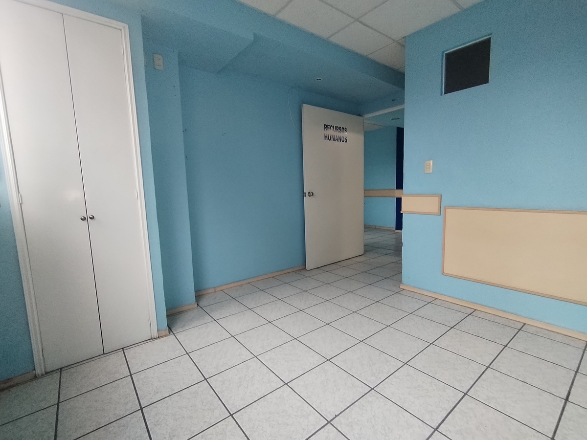 5 de 36: CUBICULO NO. 1
