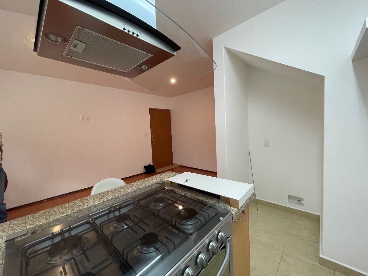 5 of 19: Espacio para refrijerador