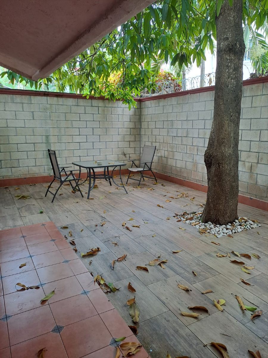 7 de 11: Patio