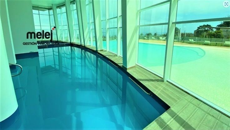 15 de 22: Piscina temperada