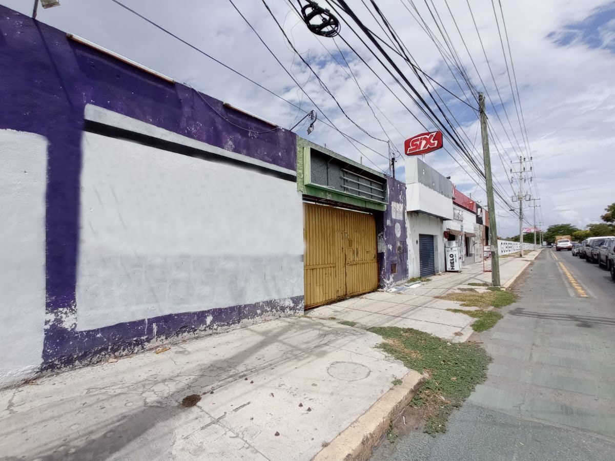 Propiedad Comercial 800 m2 Terreno sobre Avenida Canek, Salida a Periférico