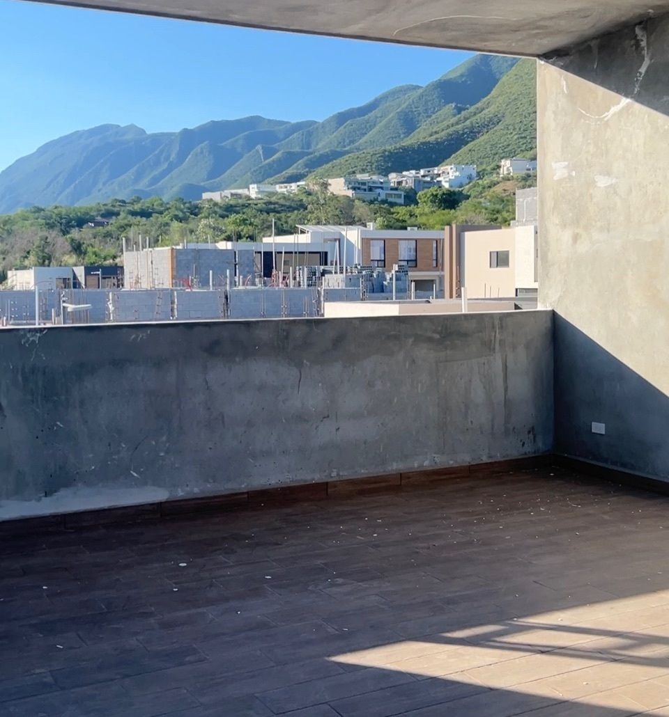 12 de 12: Vistas desde el rof top 

(En proceso de pintura)