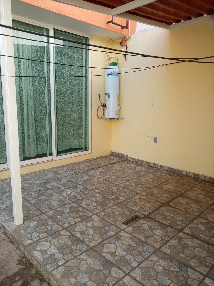 19 de 32: Patio trasero