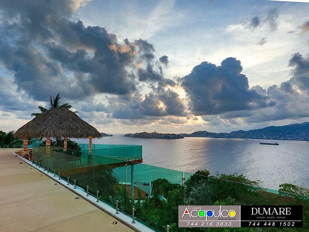 1 de 35: Punta Arena, Marina Brisas.
Casa Acapulco y Dumare.