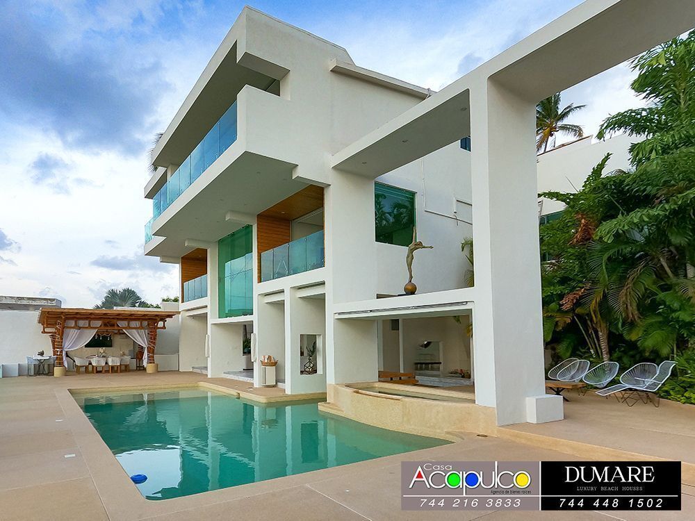 3 de 35: Punta Arena, Marina Brisas.
Casa Acapulco y Dumare.