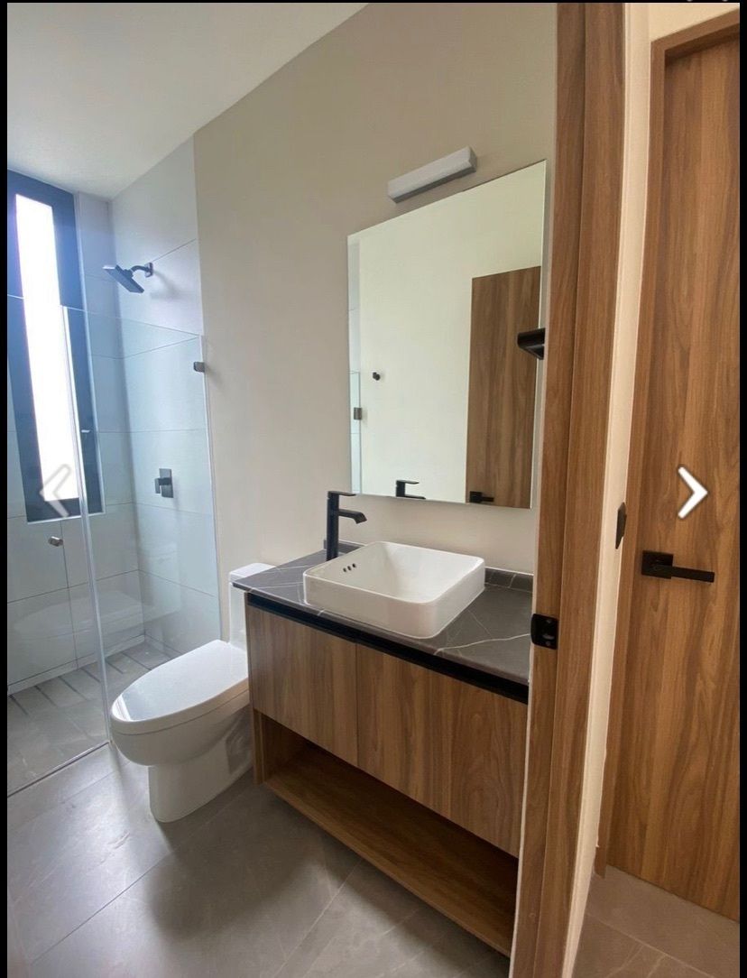 5 of 23: BAÑO COMPLETO