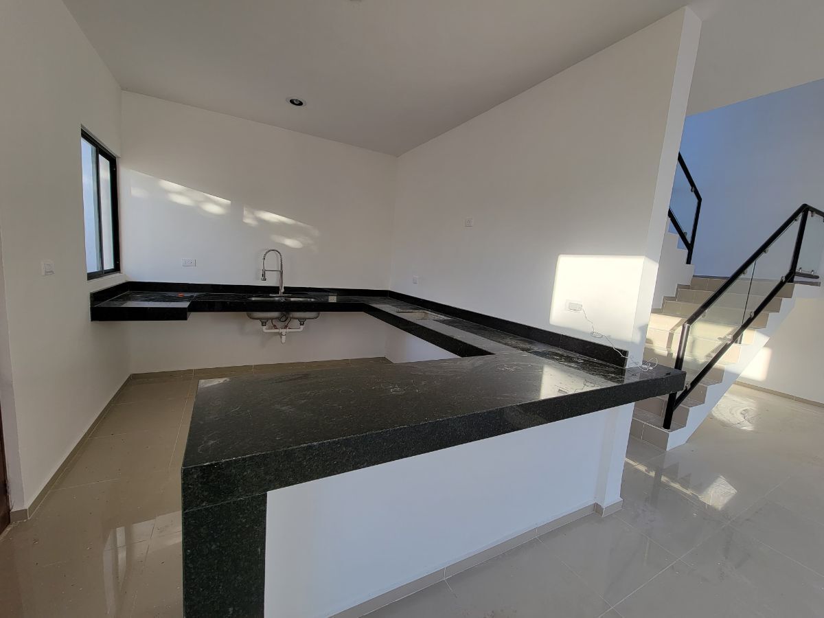 4 of 16: COCINA
