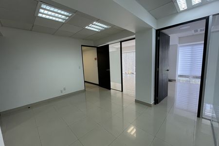 EB-NU0684