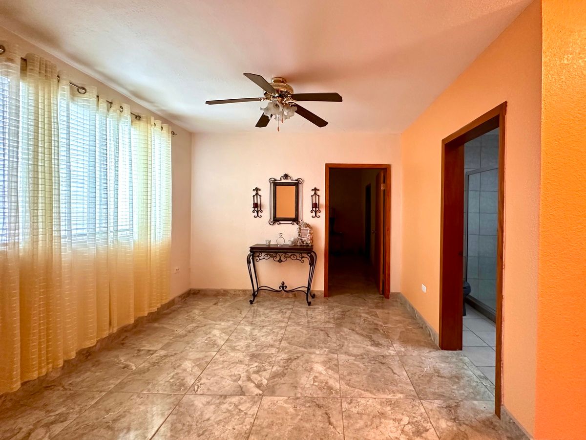 22 de 28: Estancia en planta alta