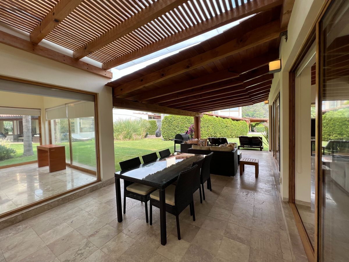 1 de 19: Comedor exterior