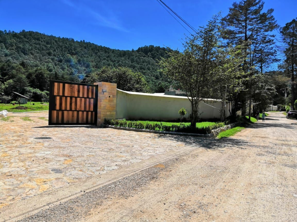 2 de 18: Fachada del fraccionamiento
