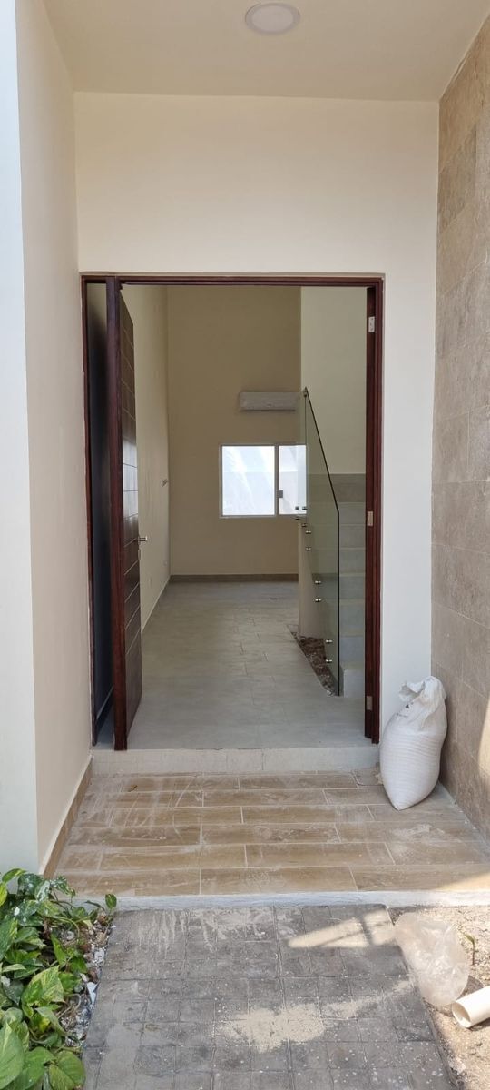 8 de 28: Entrada a la Casa