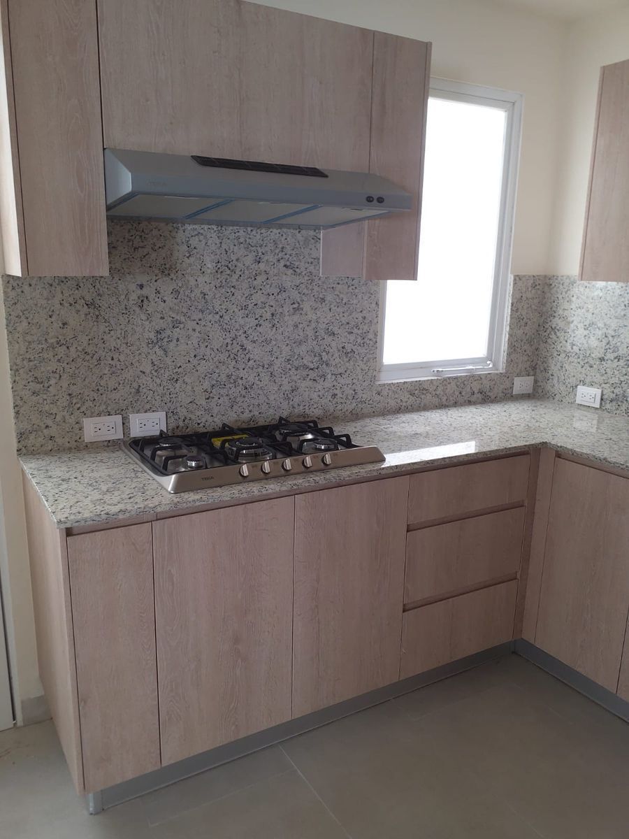 20 de 28: Cocina con Parrilla y Campana Teka