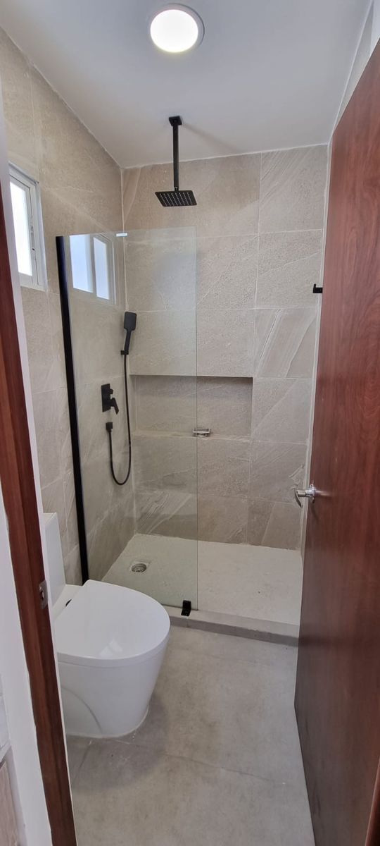 22 de 28: Baño Planta Alta