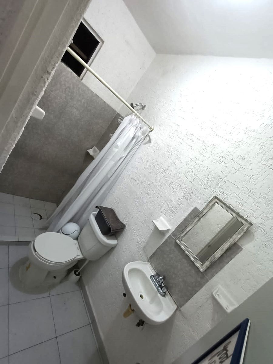 5 de 8: BAÑO