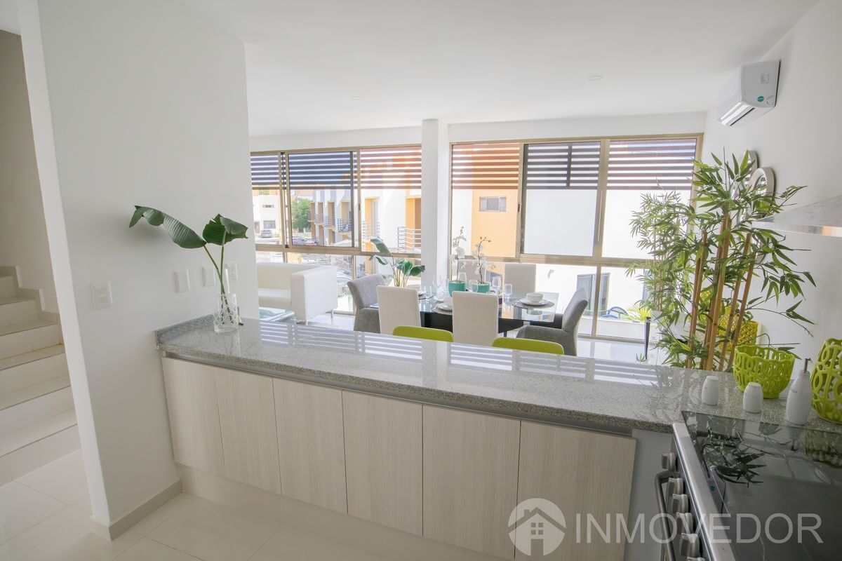 3 de 47: Kaan Townhouse