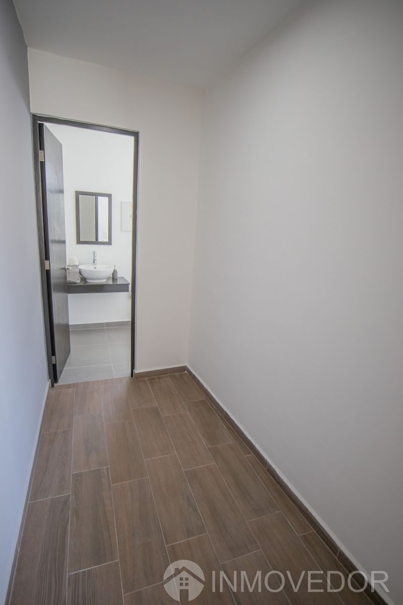 32 de 47: Kaan Townhouse