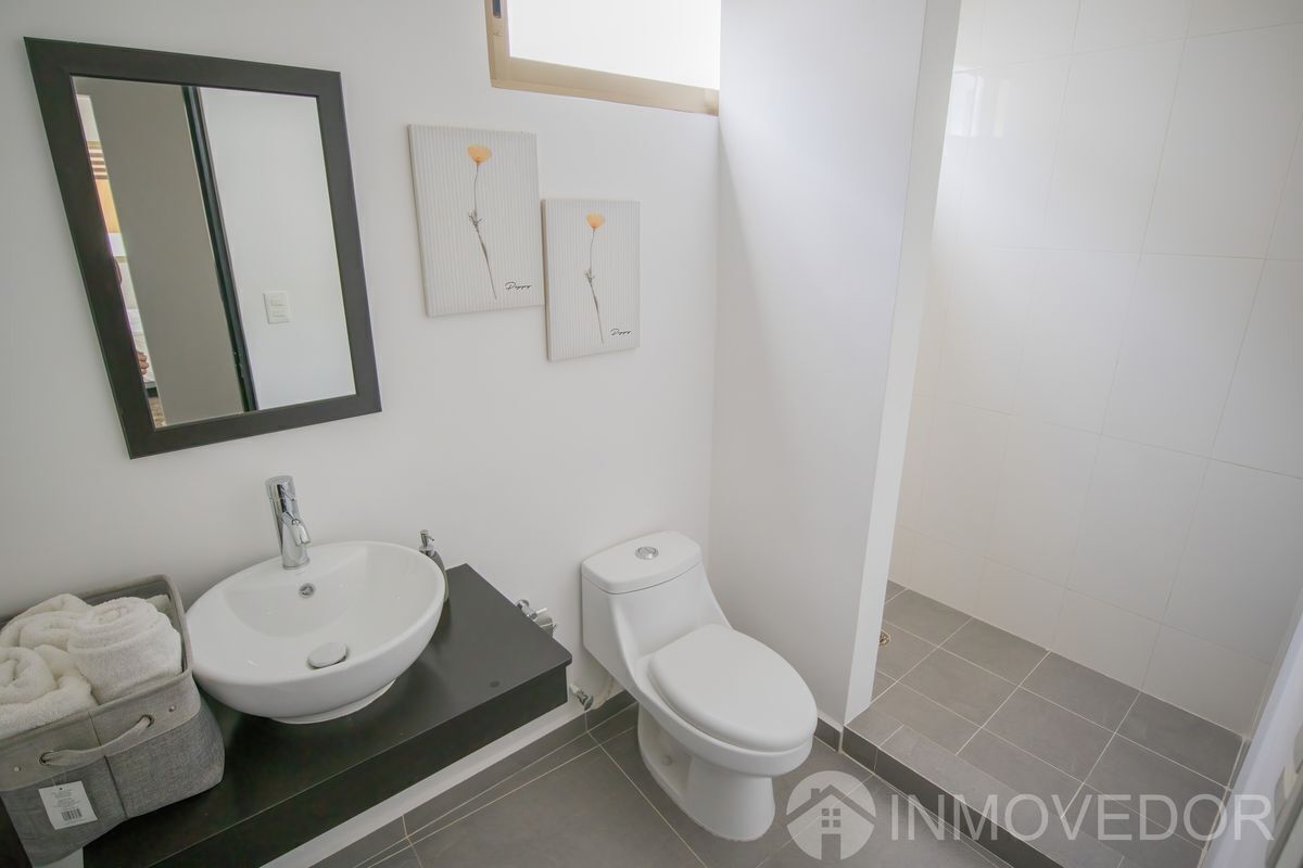 33 de 47: Kaan Townhouse