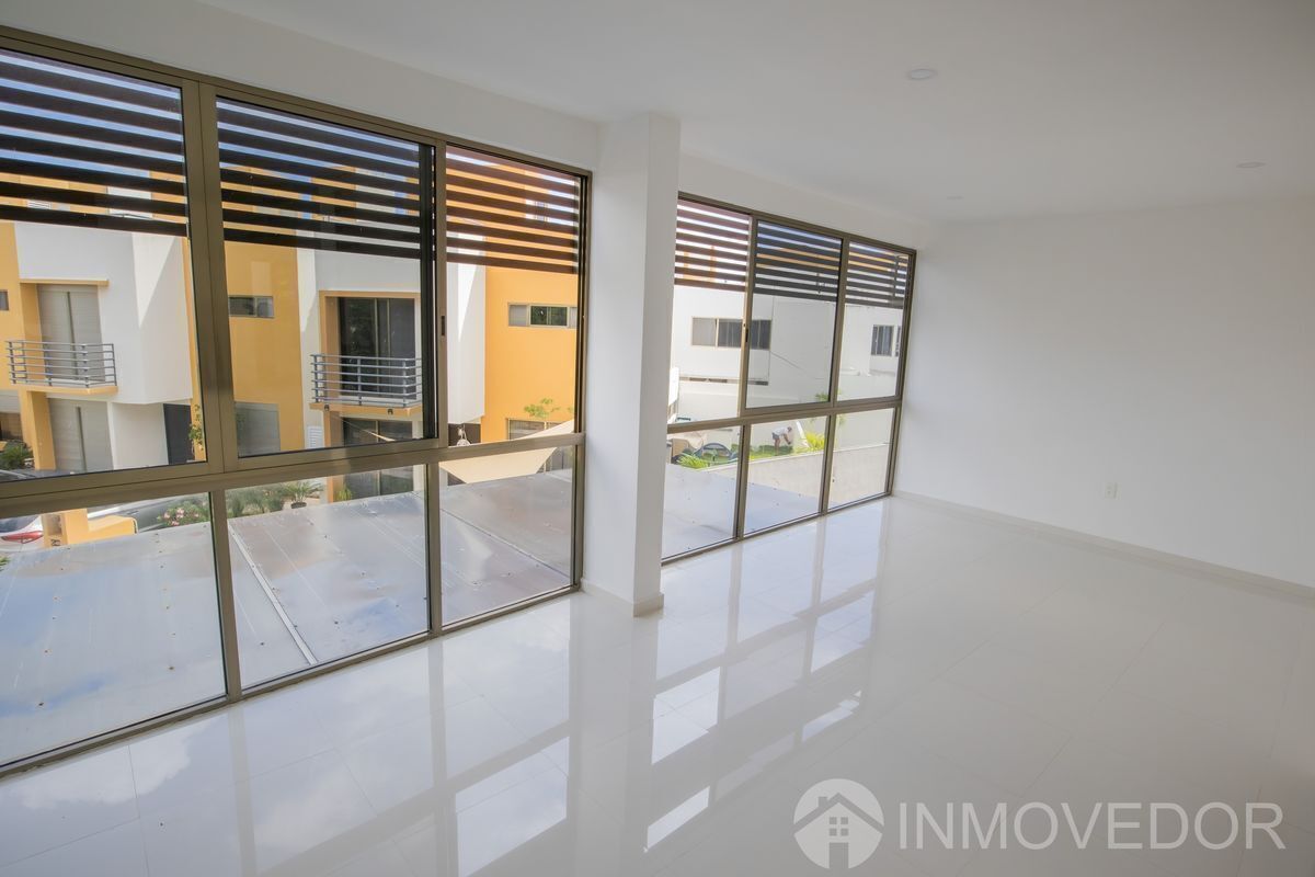 37 de 47: Kaan Townhouse