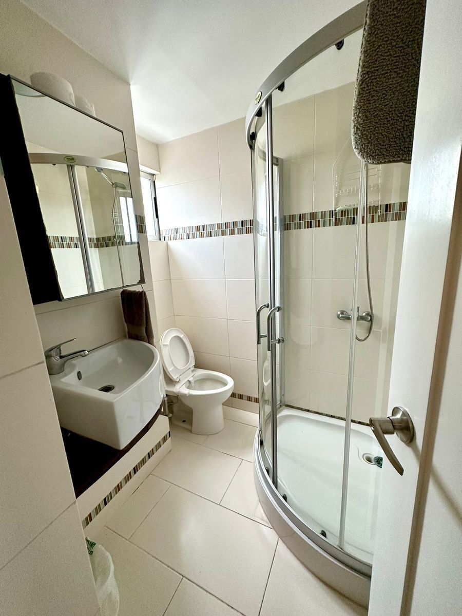 23 de 26: Baño Hab. Secundaria