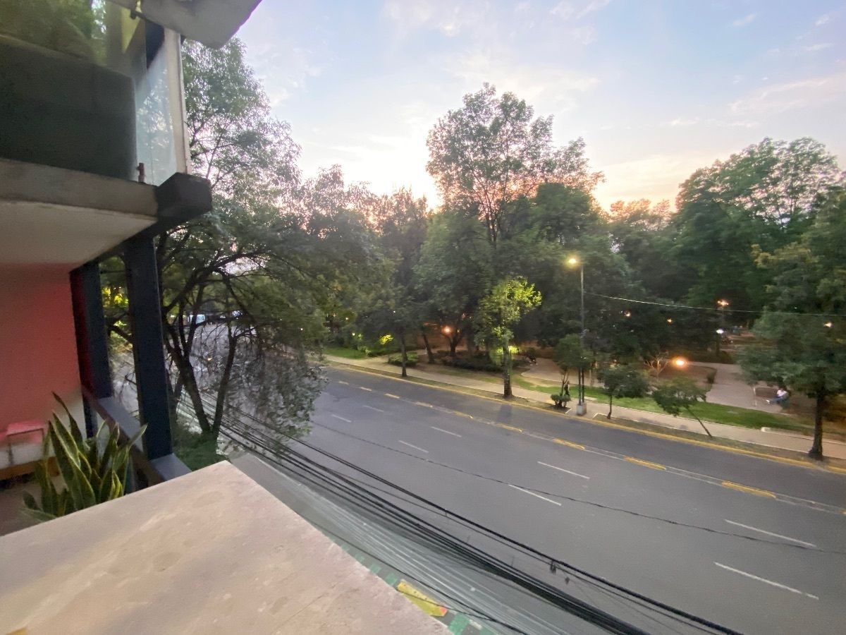 7 de 37: Vista 1 de balcón