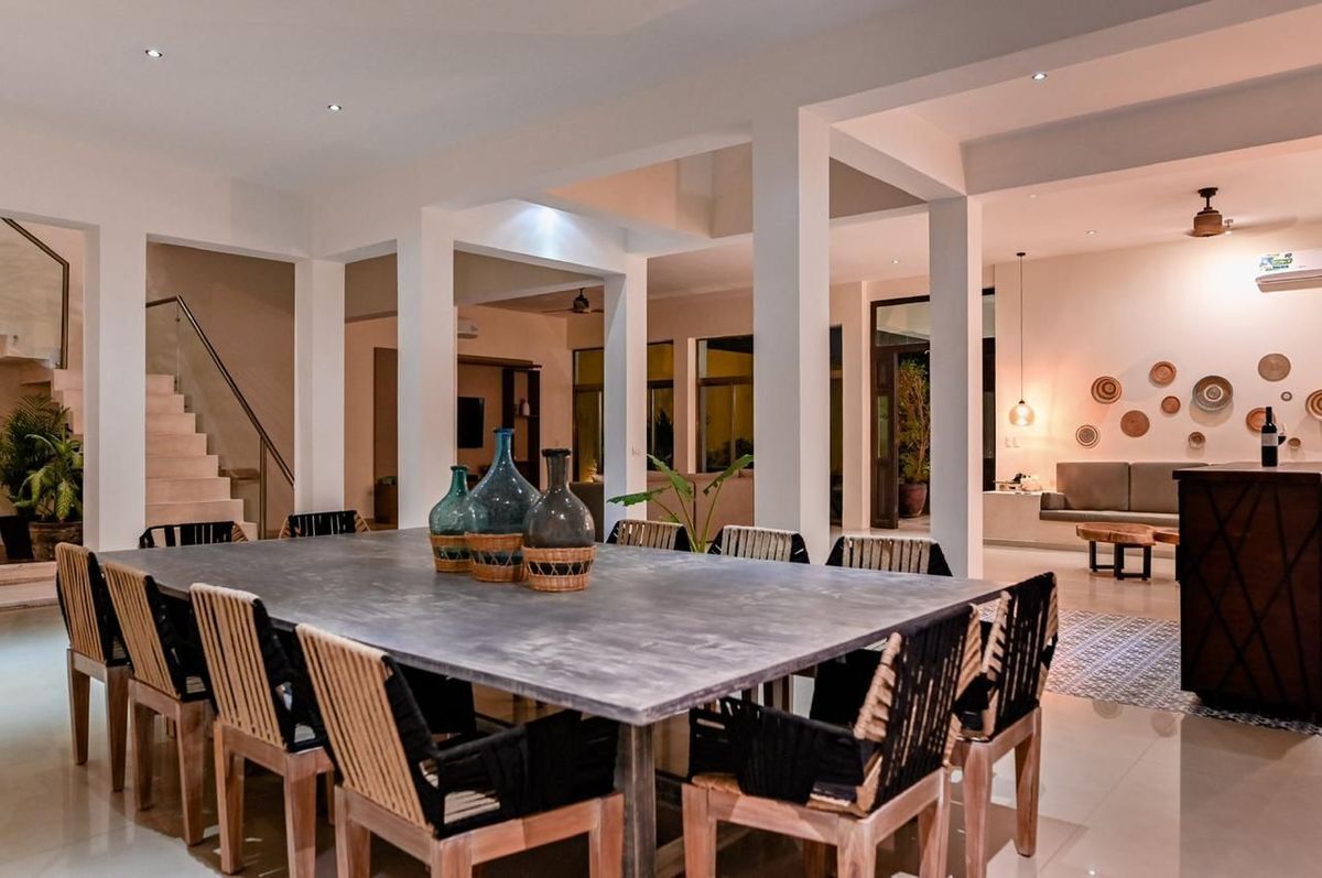 5 of 35: Comedor.