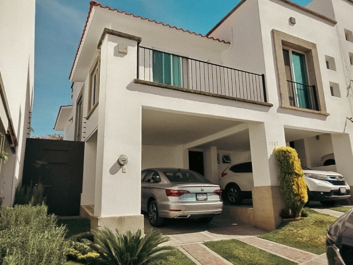 1 de 16: Fachada