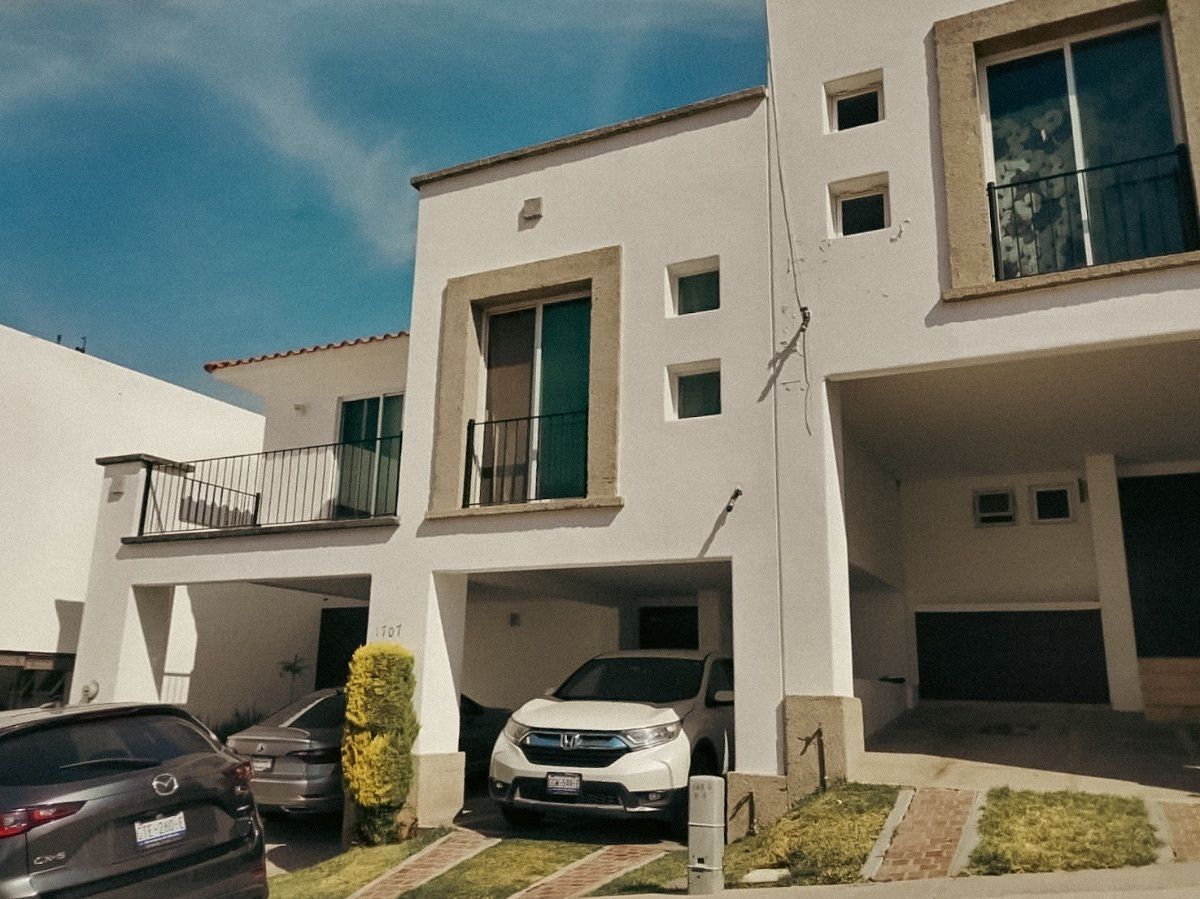 2 de 16: Fachada