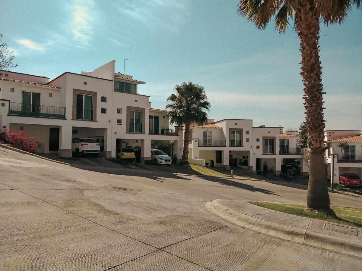 3 de 16: Fachada
