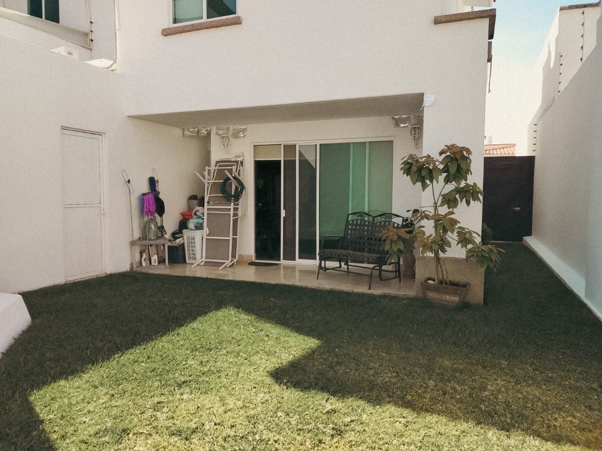 4 de 16: Jardín
