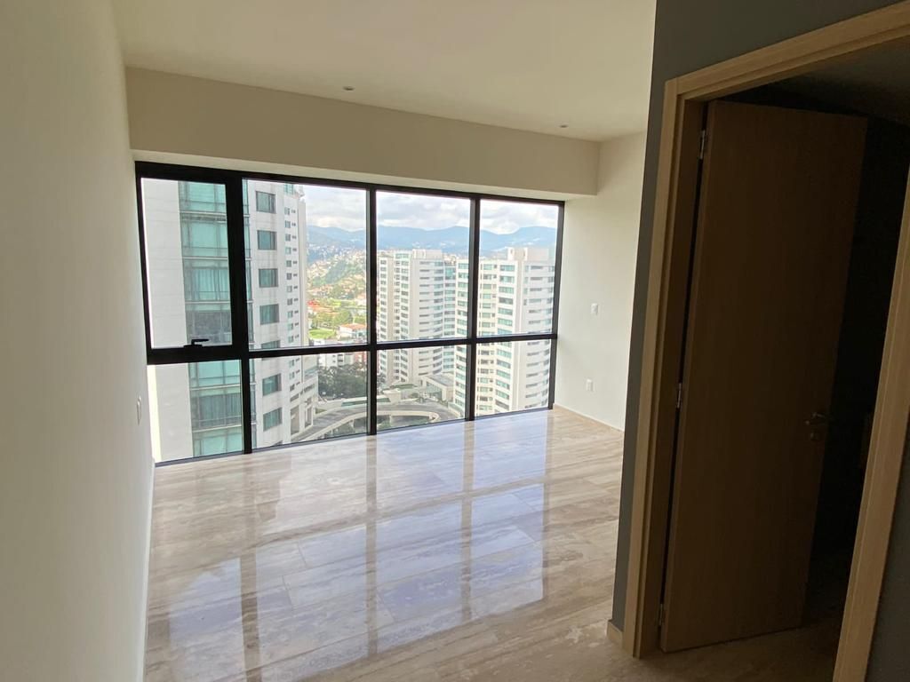 36, Avenida Jesús del Monte, 021, Jesus del Monte, 52764 con 3 Baños, 3 Recámaras, 180 Metros Cuadrados y 2 Puestos de Estacionamiento