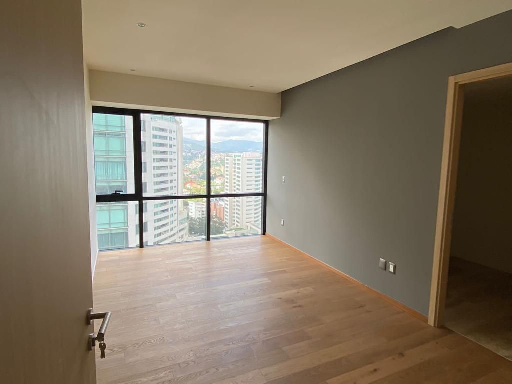 36, Avenida Jesús del Monte, 021, Jesus del Monte, 52764 con 3 Baños, 3 Recámaras, 180 Metros Cuadrados y 2 Puestos de Estacionamiento