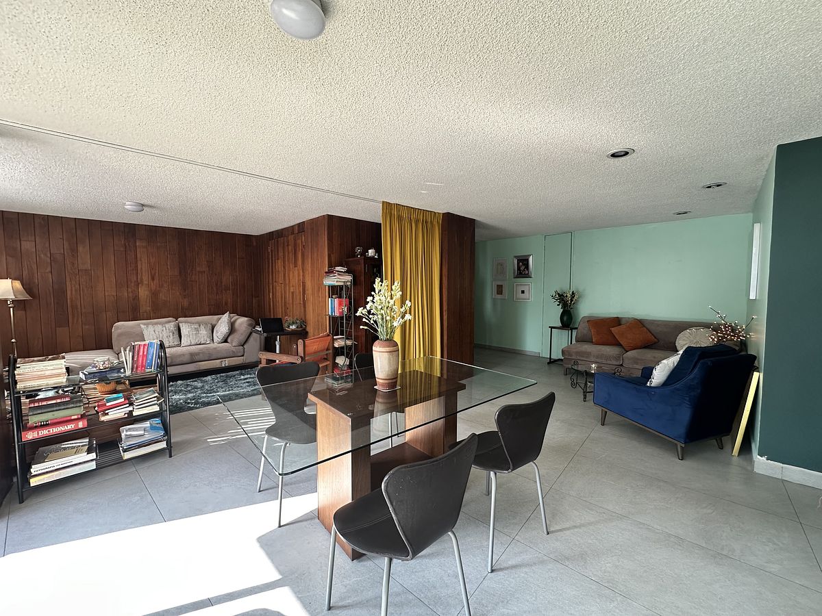 1 de 19: Sala comedor