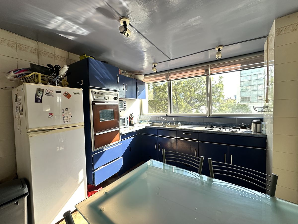 6 de 19: Cocina con antecomedor