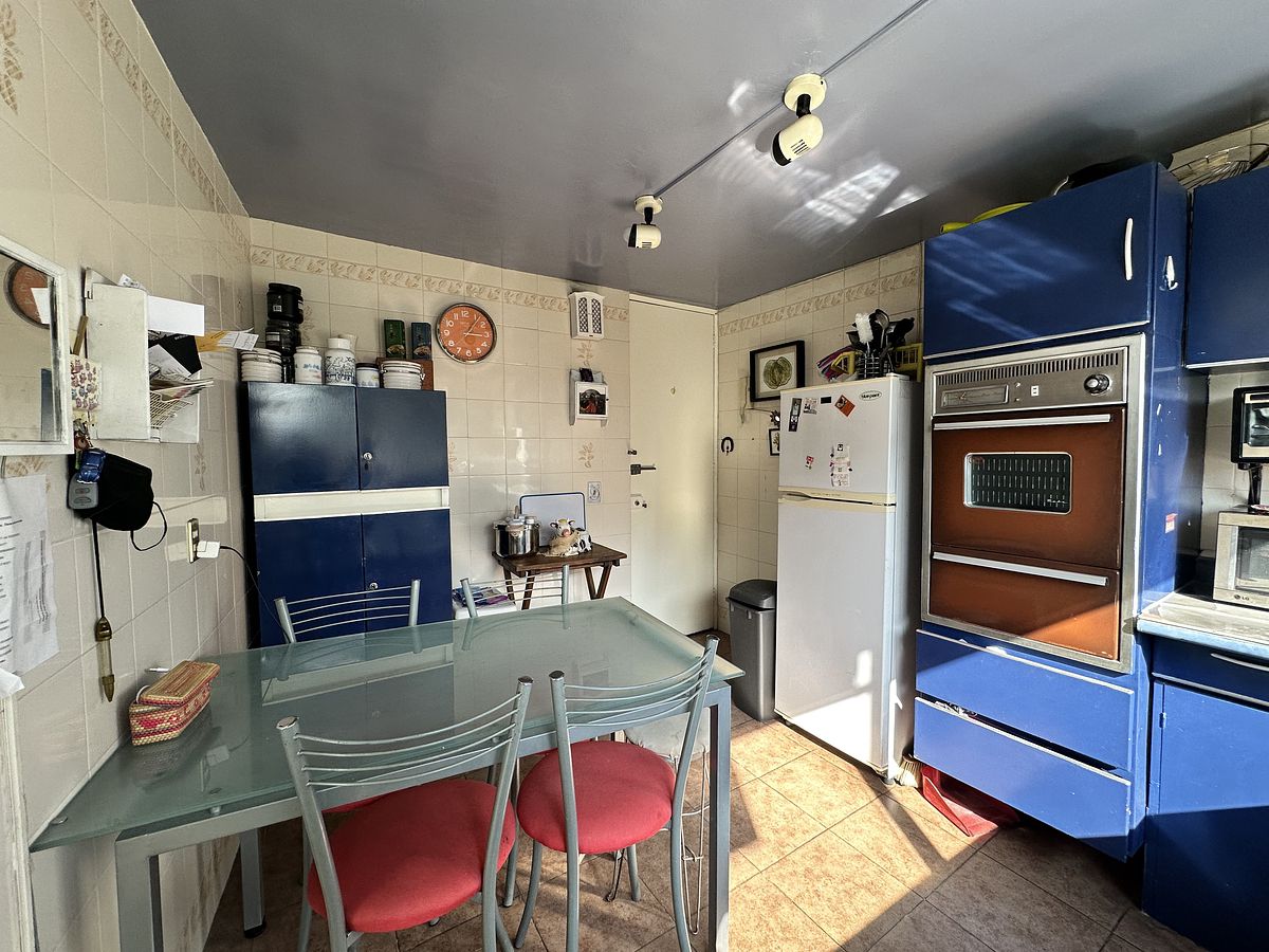 8 de 19: Cocina con antecomedor