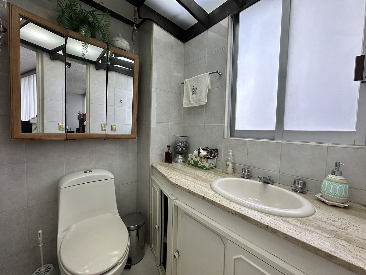 13 de 21: Baño habitación principal