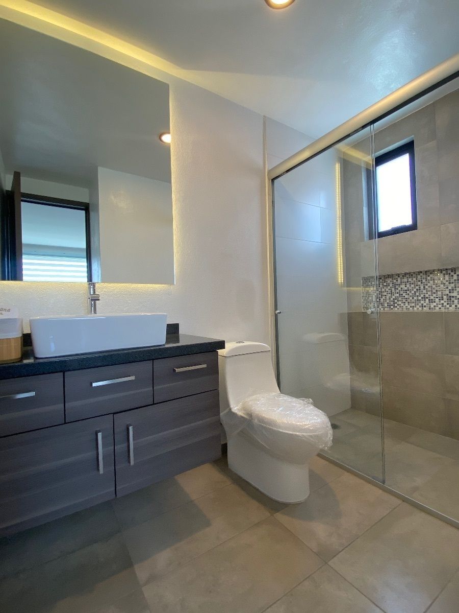 16 de 17: Baño recamara secundaria