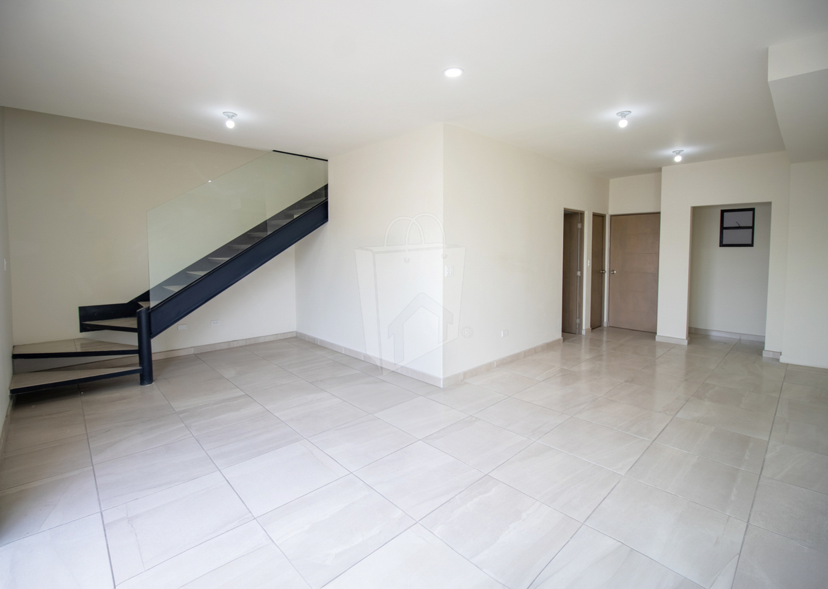 4 de 15: área de comedor y sala