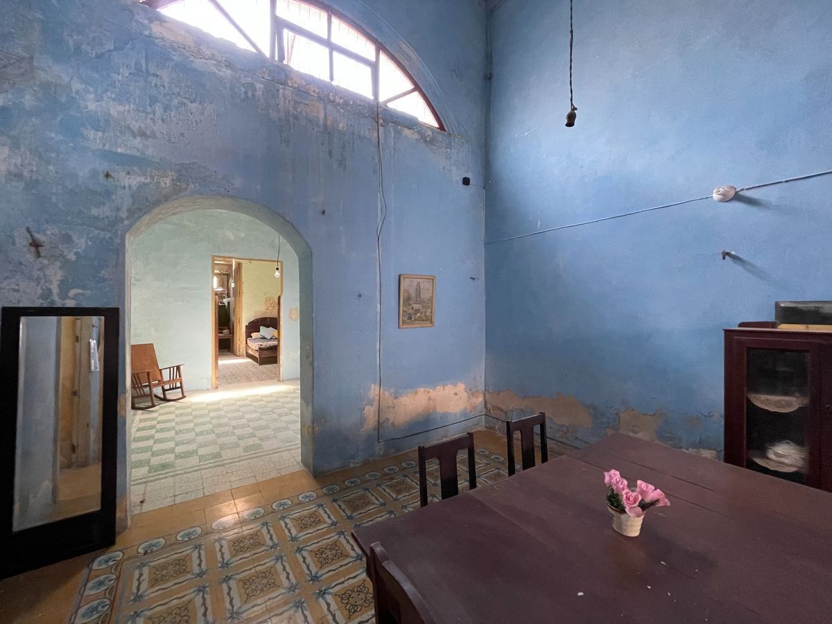 3 de 18: Comedor. Sección 2. Vista al fondo.