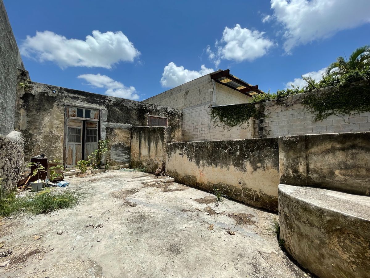 12 de 18: Patio lado A, detrás de la barda divisoria lado B