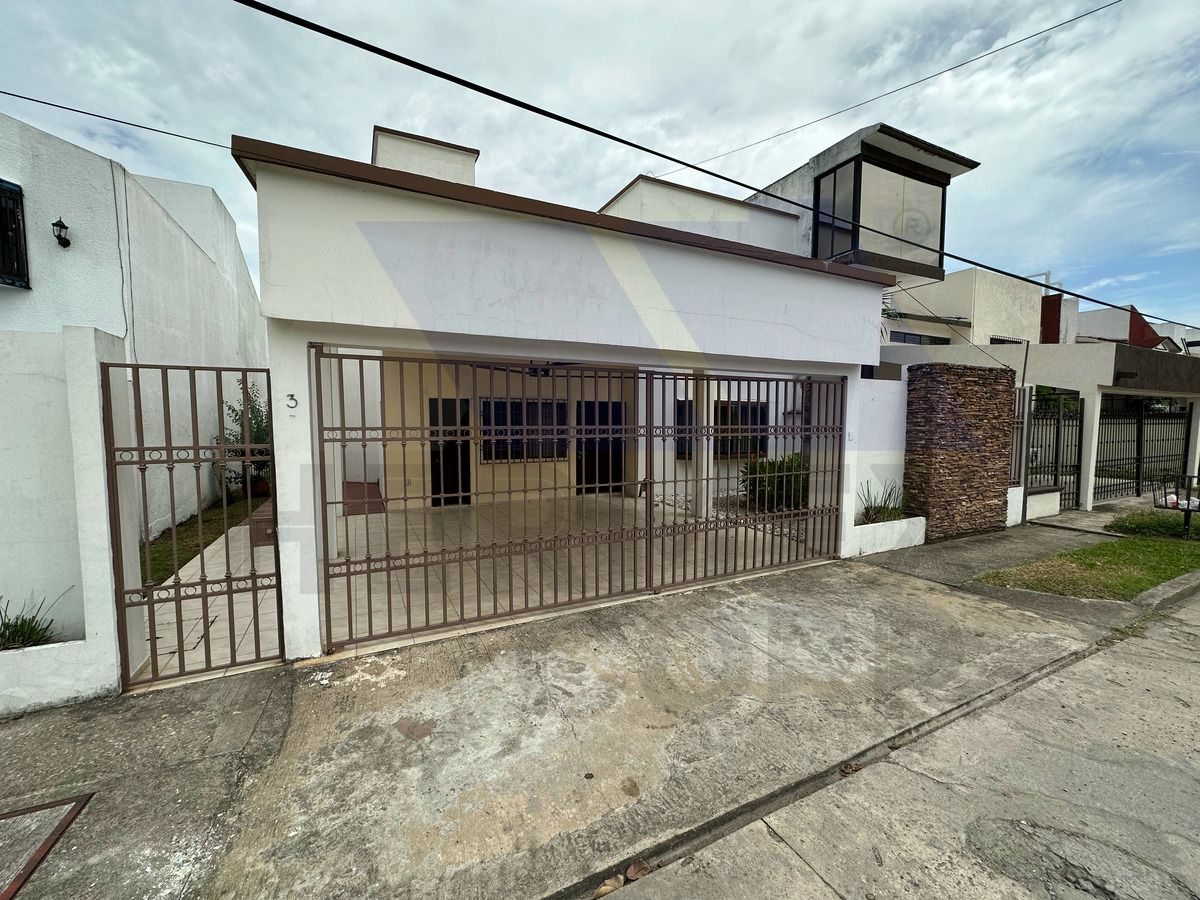 3 de 39: Fachada