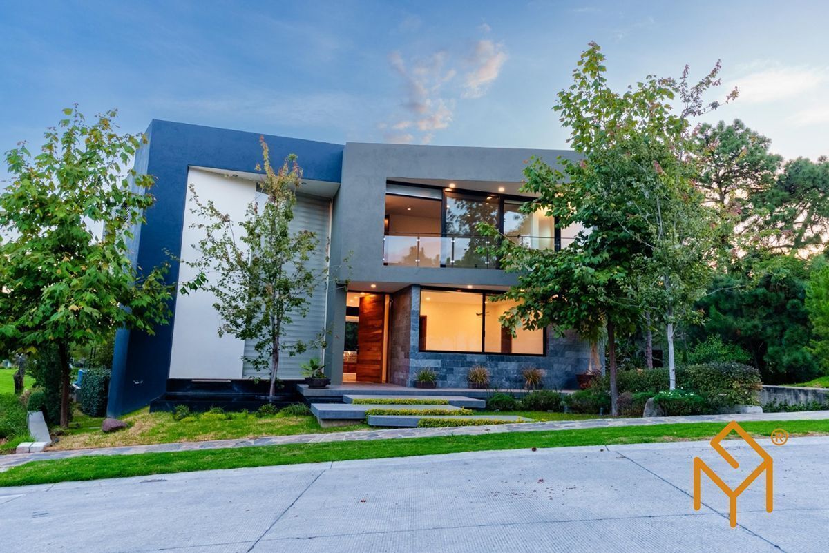 Casa en Venta en El Cielo Country Club con alberca (Recorrido Virtual).